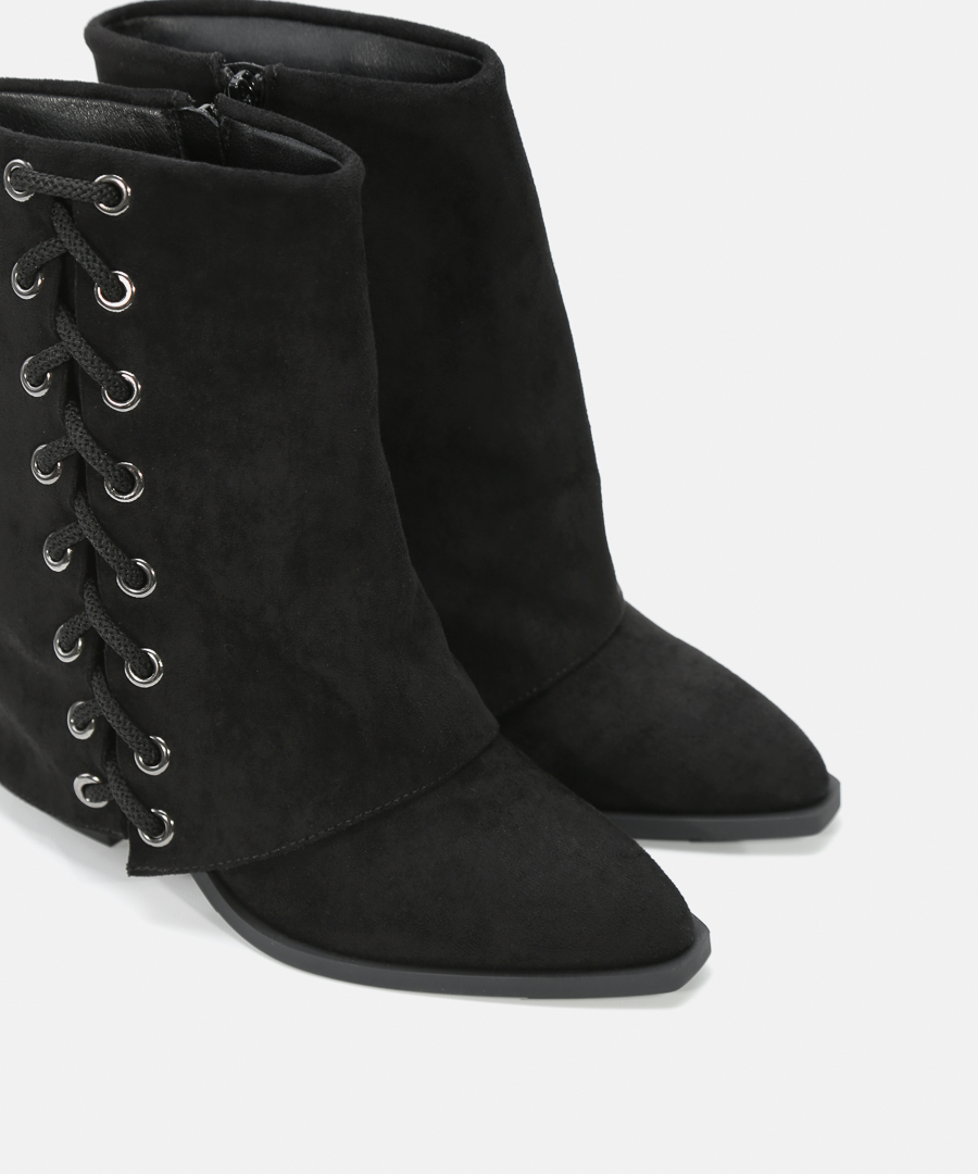 Botines cowboy tacón cordones